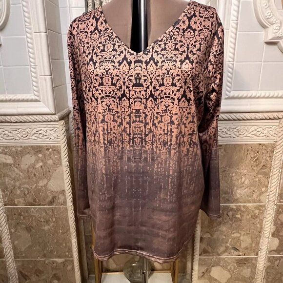 Unbranded. Size 2XL. Stretch. Border Print. Long Sleeve. Pullover Top. B66 - Picture 1 of 4